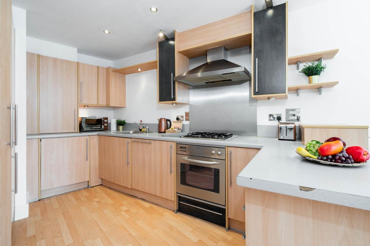 City Centre - Two Bedroom Apartment - Juliet Balcony - Secure Parking - Wifi - Smart Tv Birmingam Exterior foto