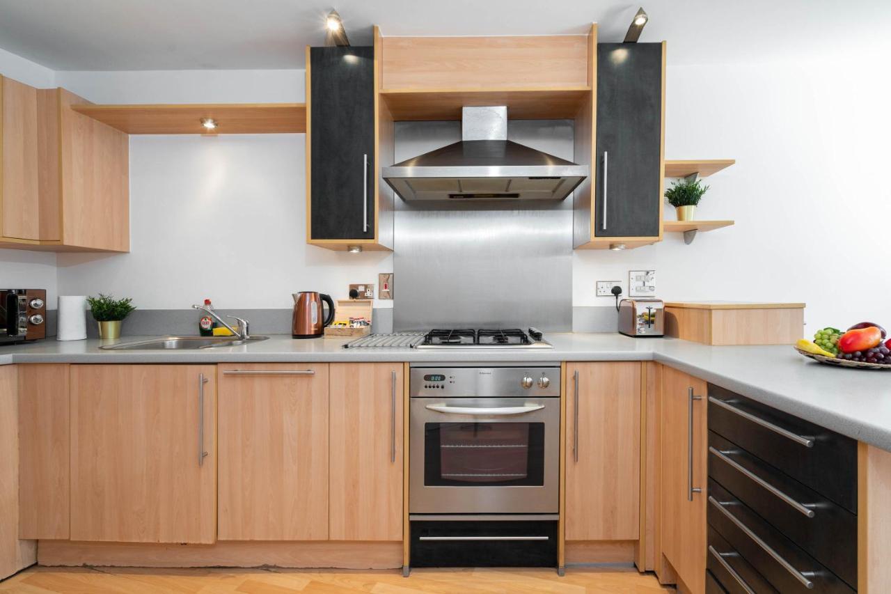 City Centre - Two Bedroom Apartment - Juliet Balcony - Secure Parking - Wifi - Smart Tv Birmingam Exterior foto