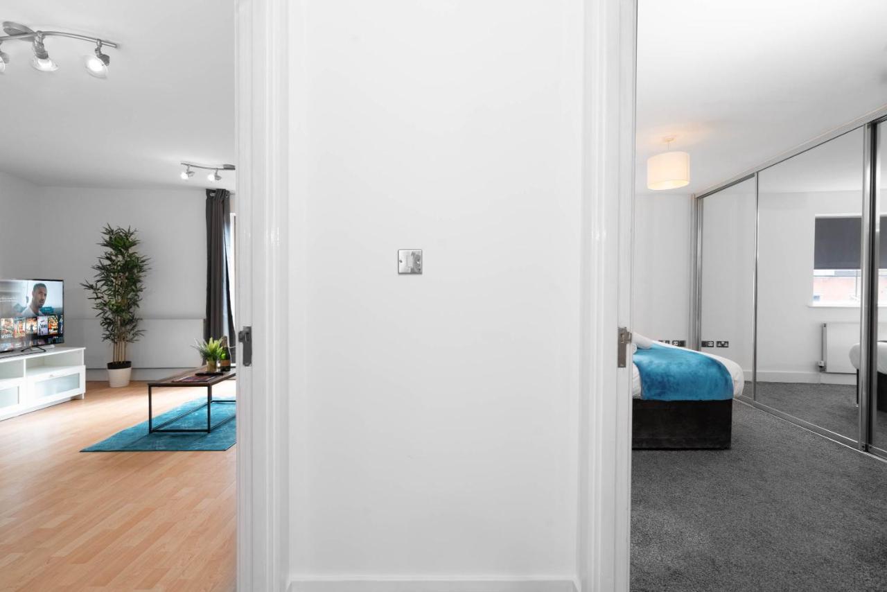 City Centre - Two Bedroom Apartment - Juliet Balcony - Secure Parking - Wifi - Smart Tv Birmingam Exterior foto